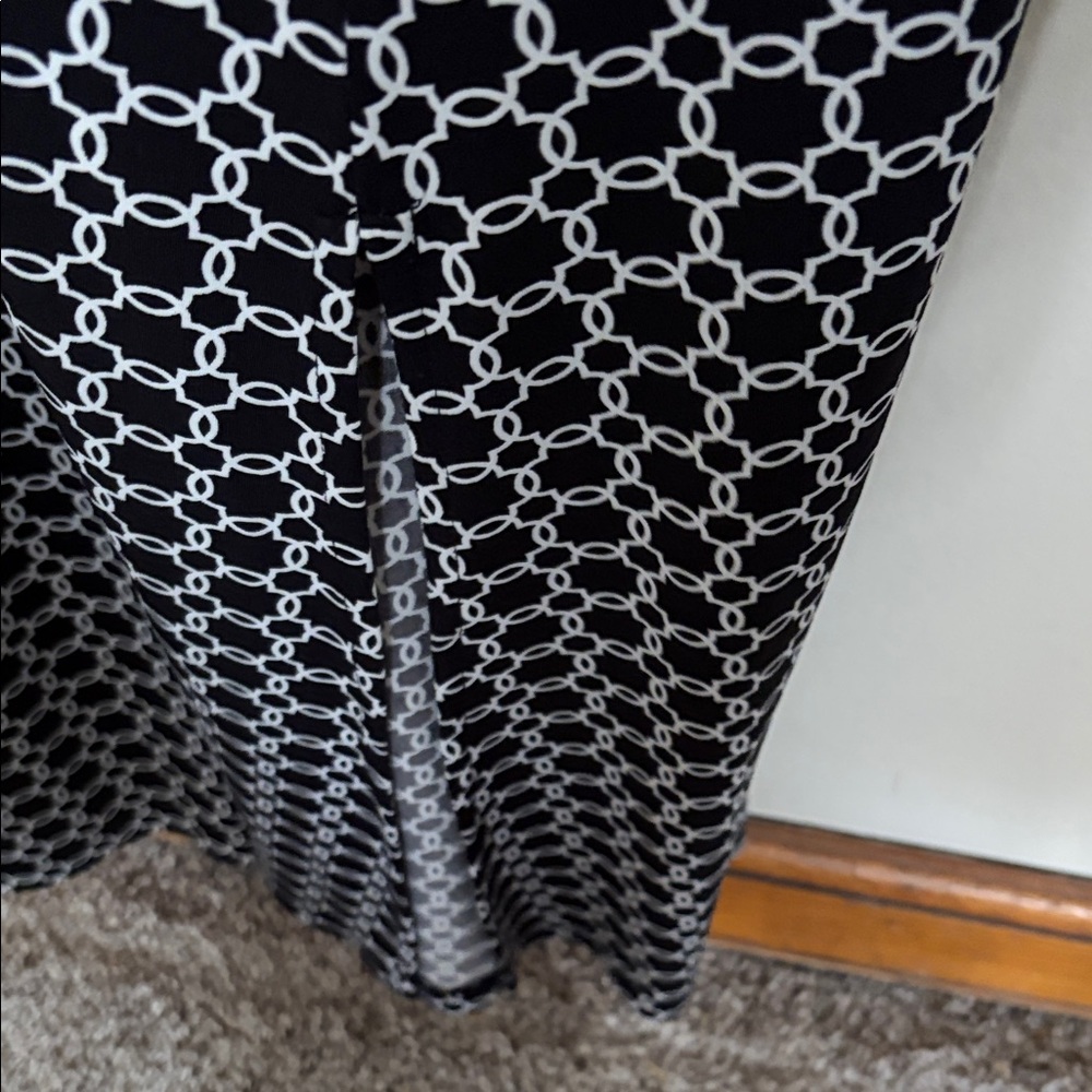Banana Republic Black and White Geometric Maxi Dress - Picture 4 of 5